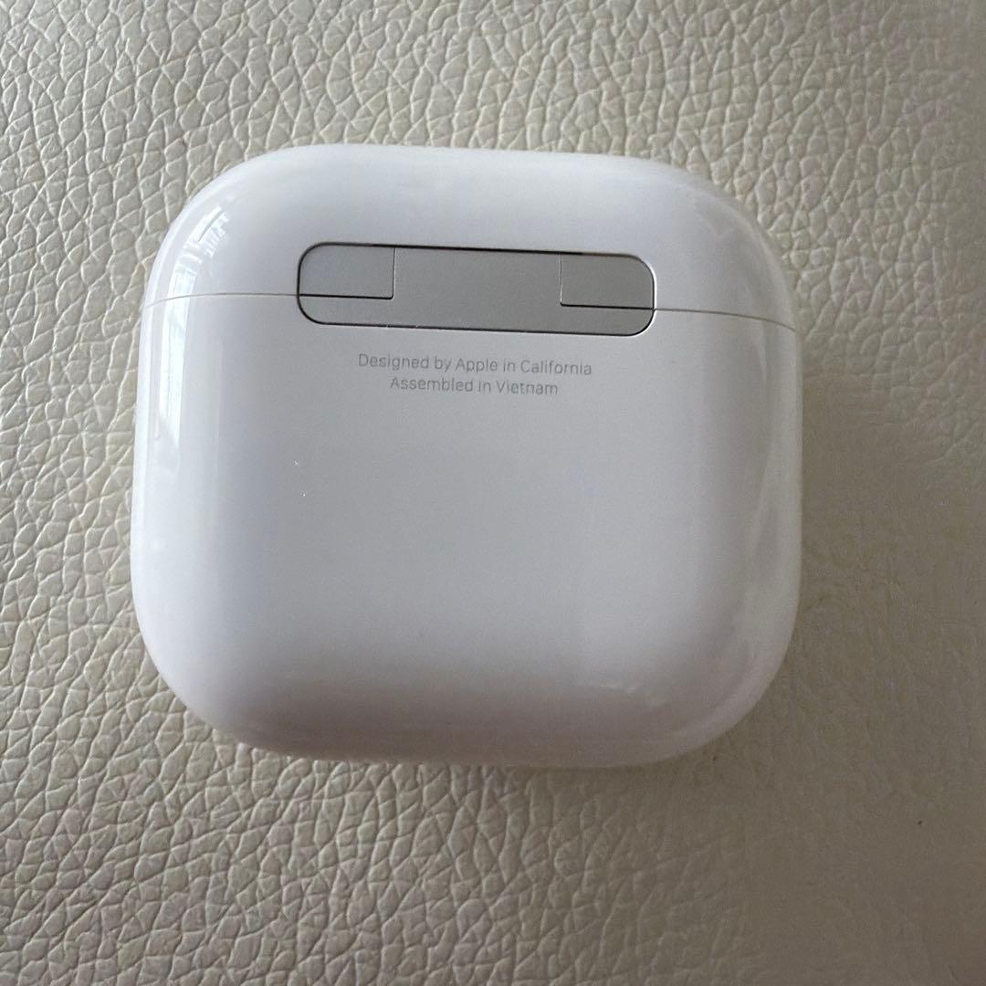 美品AirPods 4 USB-C 箱付き 数回使用 ほぼ新品 即購入OK