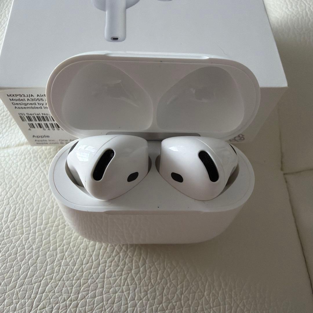 美品AirPods 4 USB-C 箱付き 数回使用 ほぼ新品 即購入OK