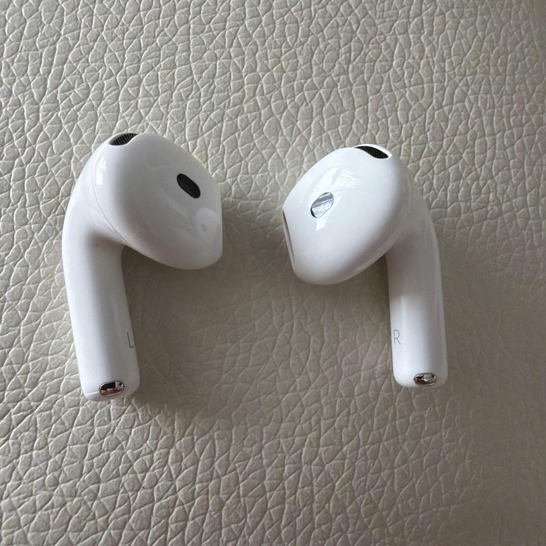 美品AirPods 4 USB-C 箱付き 数回使用 ほぼ新品 即購入OK