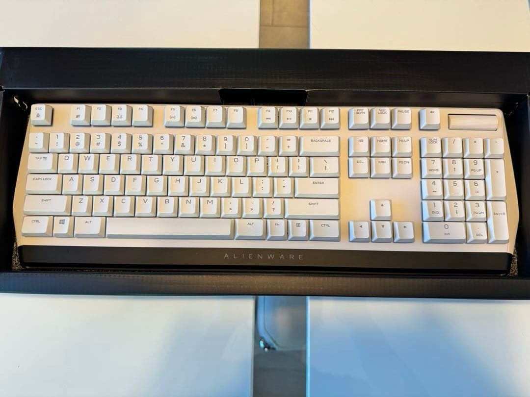 ALIENWARE AW510K 赤軸　英語配列　RGB　メカニカル　キーボード