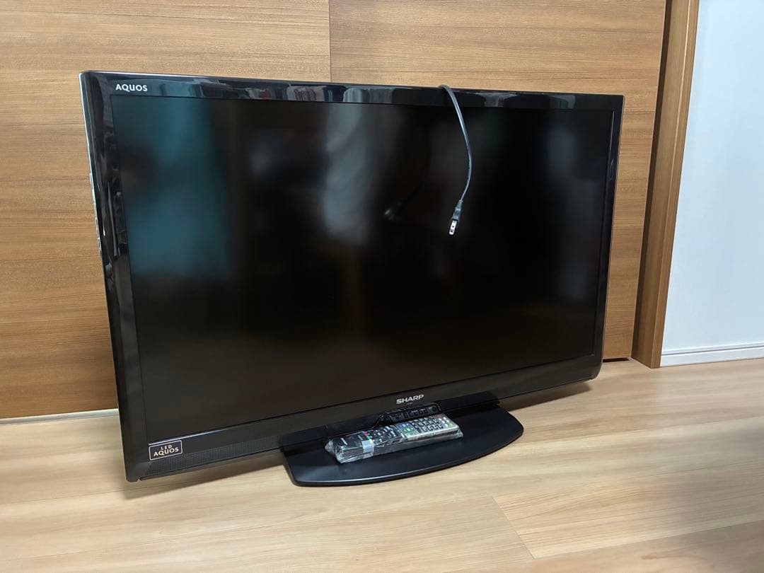 中古美品シャープ40V型液晶テレビAQUOS LC-40V7-Bフルハイビジョン