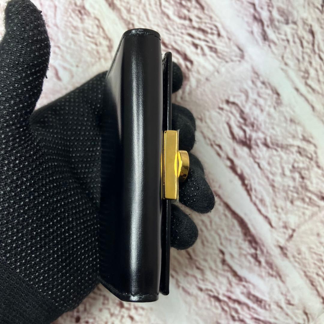 新品・未使用✨フェラガモ ガンチーニ ゴールド金具 ロゴ刻印 レザー キーケース