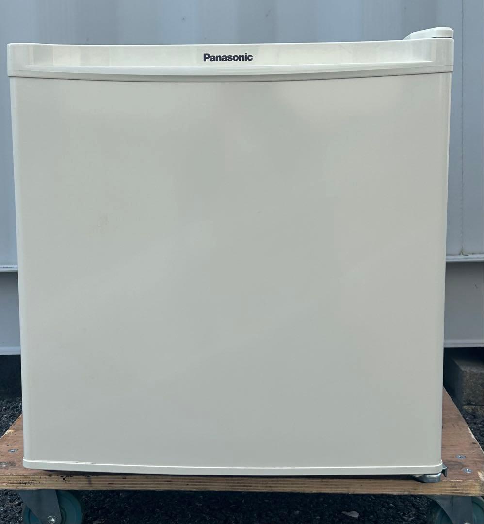 【しの様専門】Panasonic NR-A50D-W冷蔵庫 ミニ　2022年製