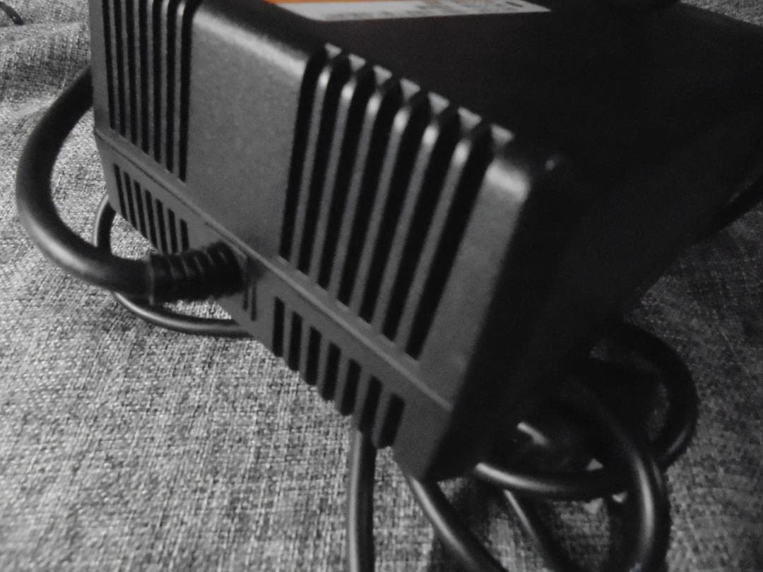 E-VINO 充電器　 B86-H2107-00 56V6A　使用少美品