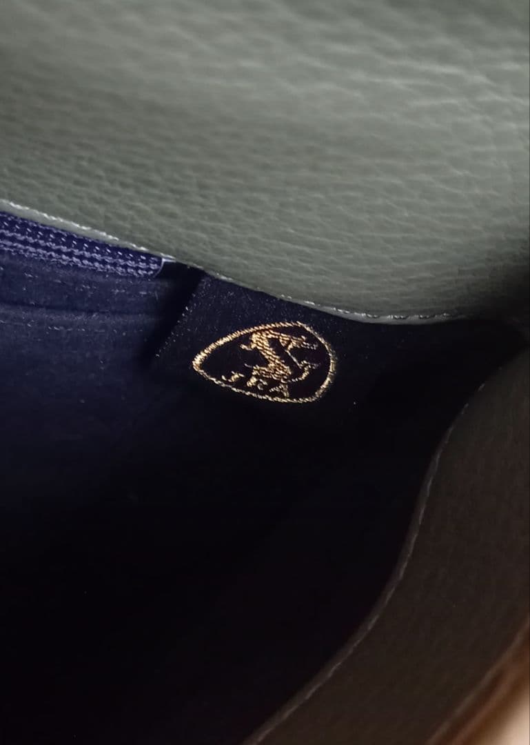 GRES クロコダイルバッグ JRA認定品　カーキー　緑 ビジネスバッグ