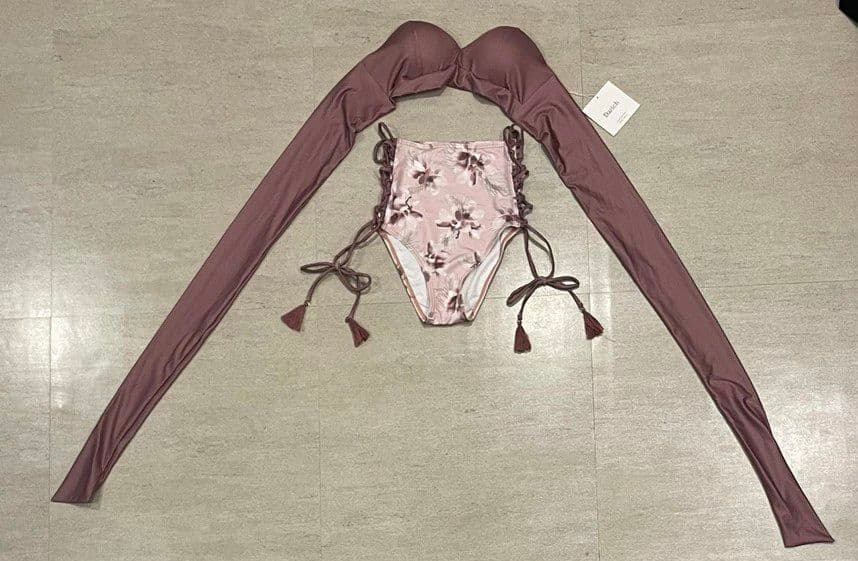 ダーリッチ　水着　未使用　ビーチタオル付き