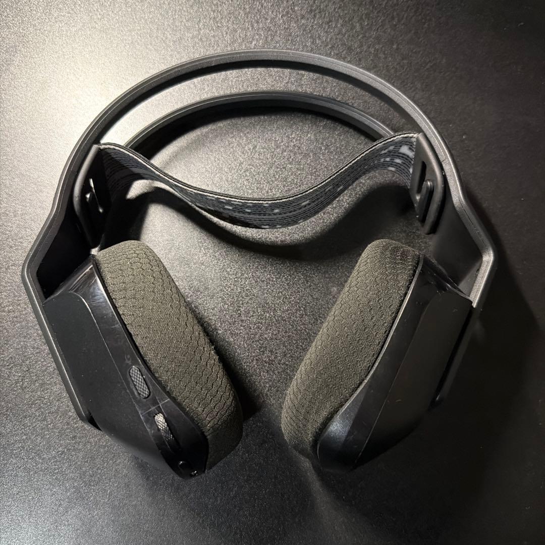 ヘッドホン Logicool G733