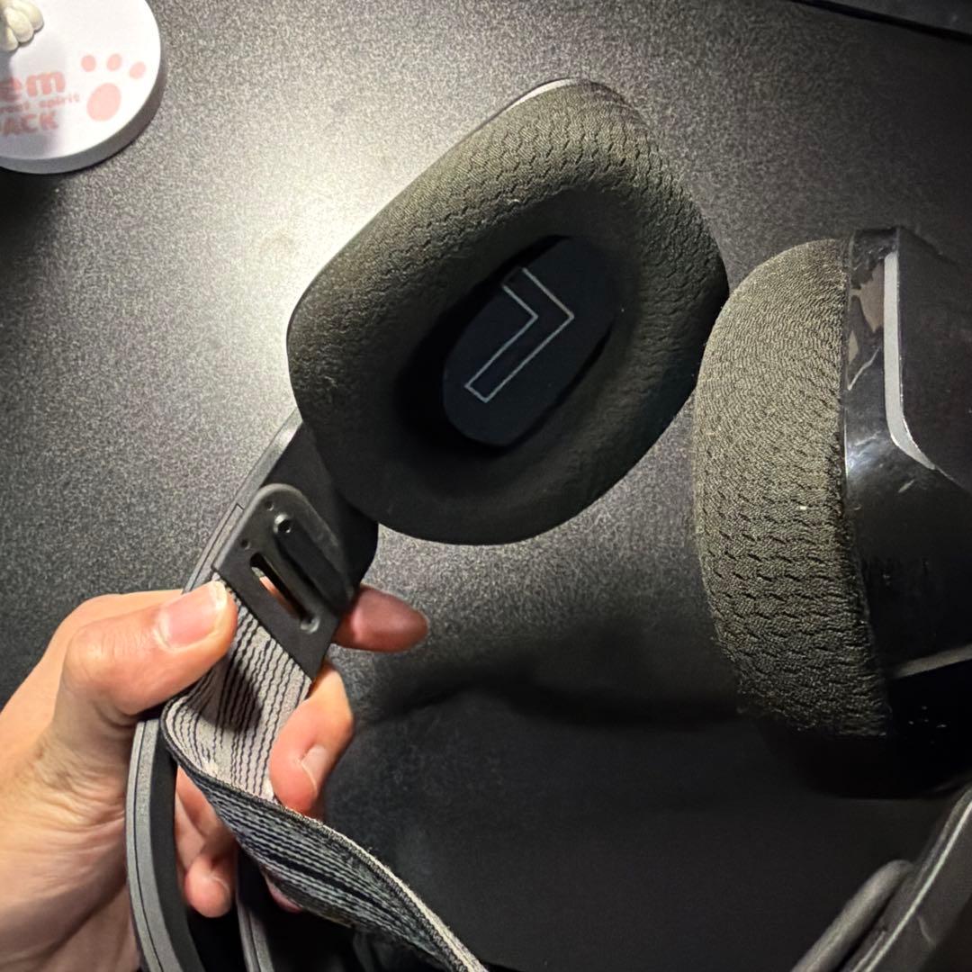 ヘッドホン Logicool G733