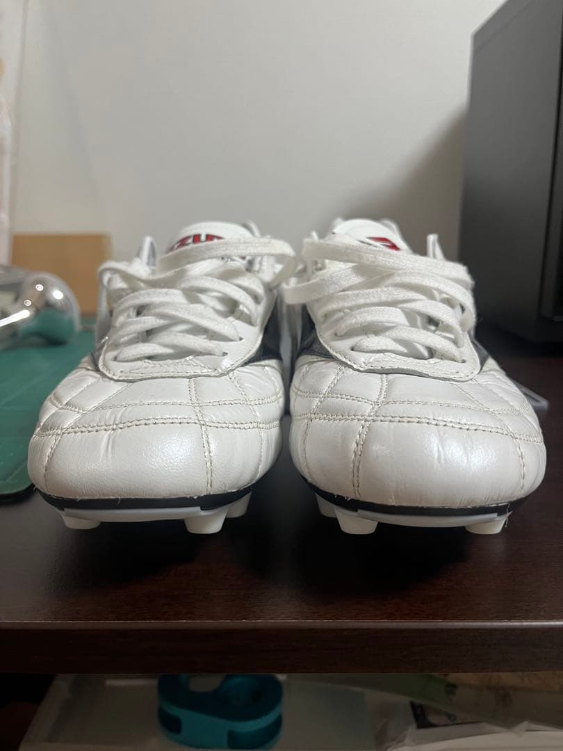 Mizuno Morelia 2 サッカーシューズ ホワイト/ブラック/レッド