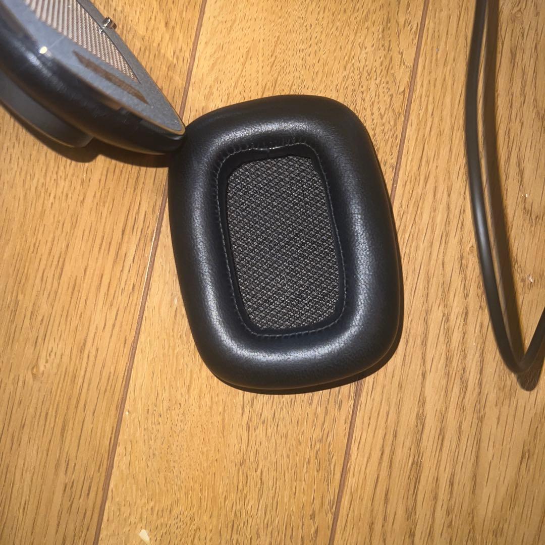 Bowers & Wilkins P7 ヘッドホン 外箱、アップグレードケーブル