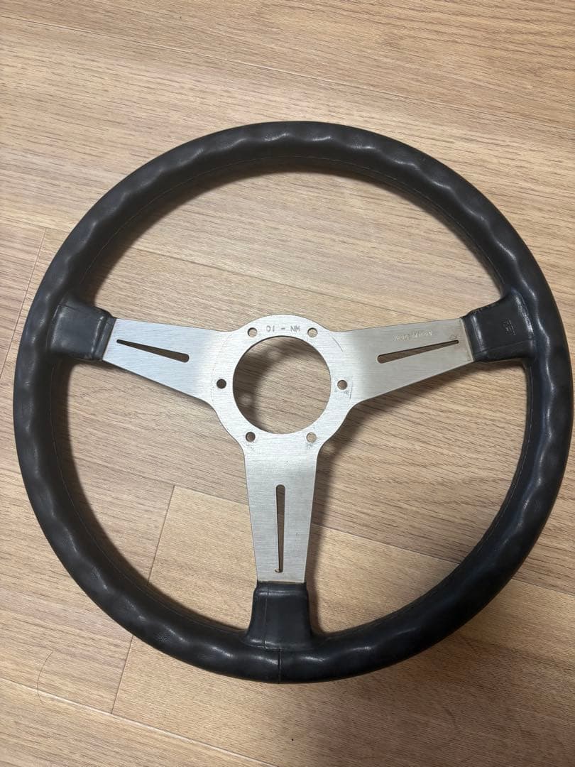 E. Nardiステアリング 3スポーク