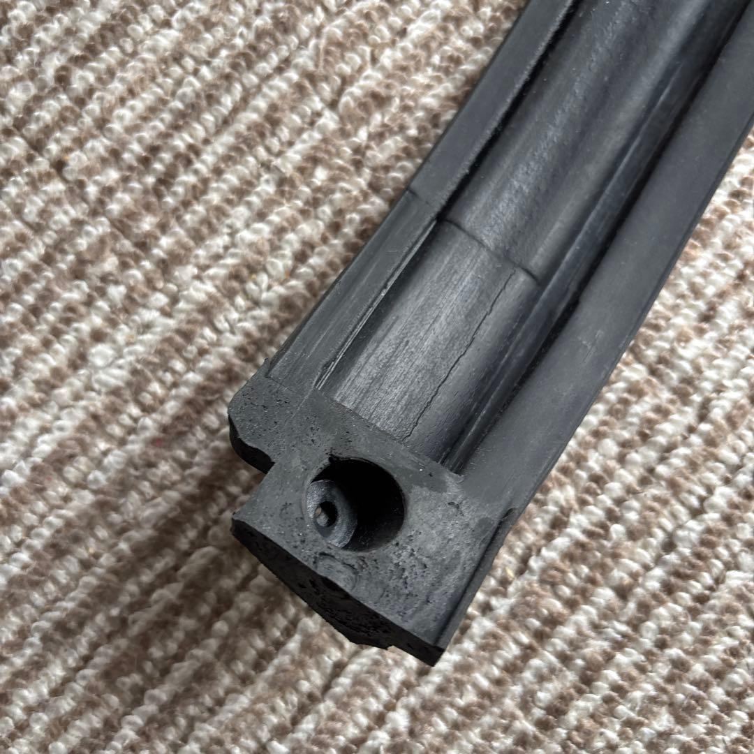 YJラングラー　フロントシールドゴム