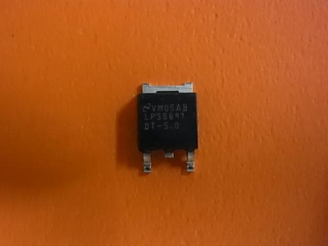 LP38691DT-5.0 85個 5V/500mA 低ドロップレギュレータ