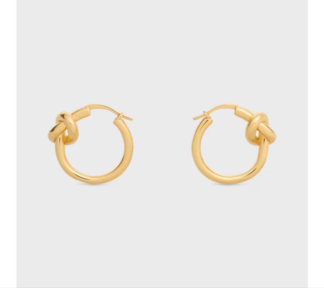 セリーヌノットスモールピアス