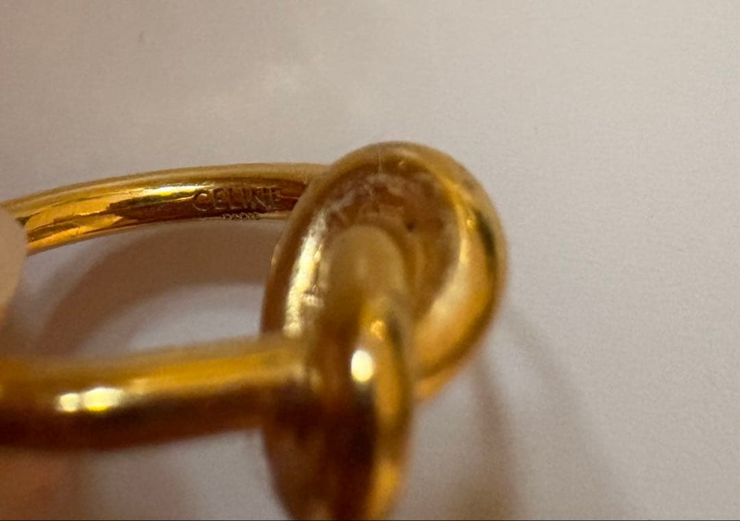 セリーヌノットスモールピアス