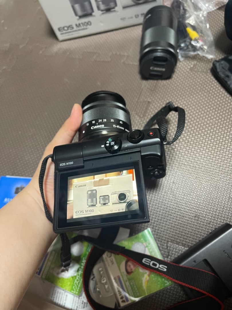 Canon M100 キヤノンM100