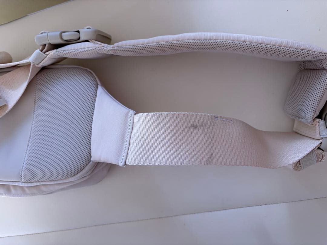 POMULU アイボリー　ヒップシート