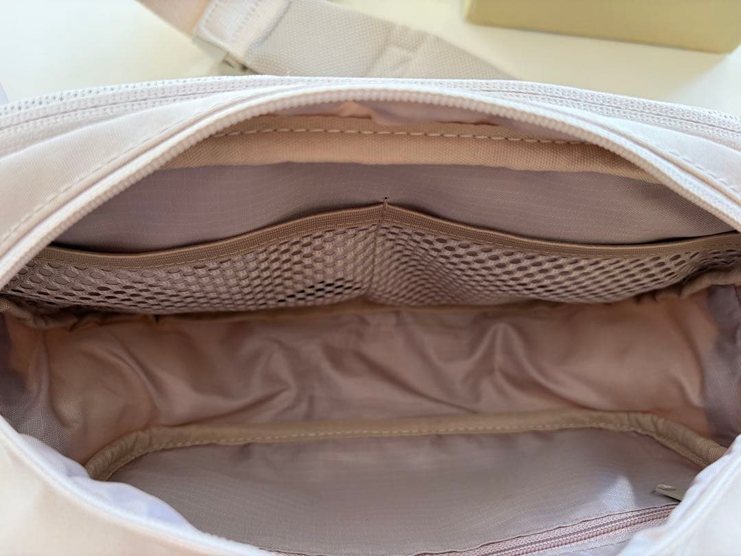 POMULU アイボリー　ヒップシート