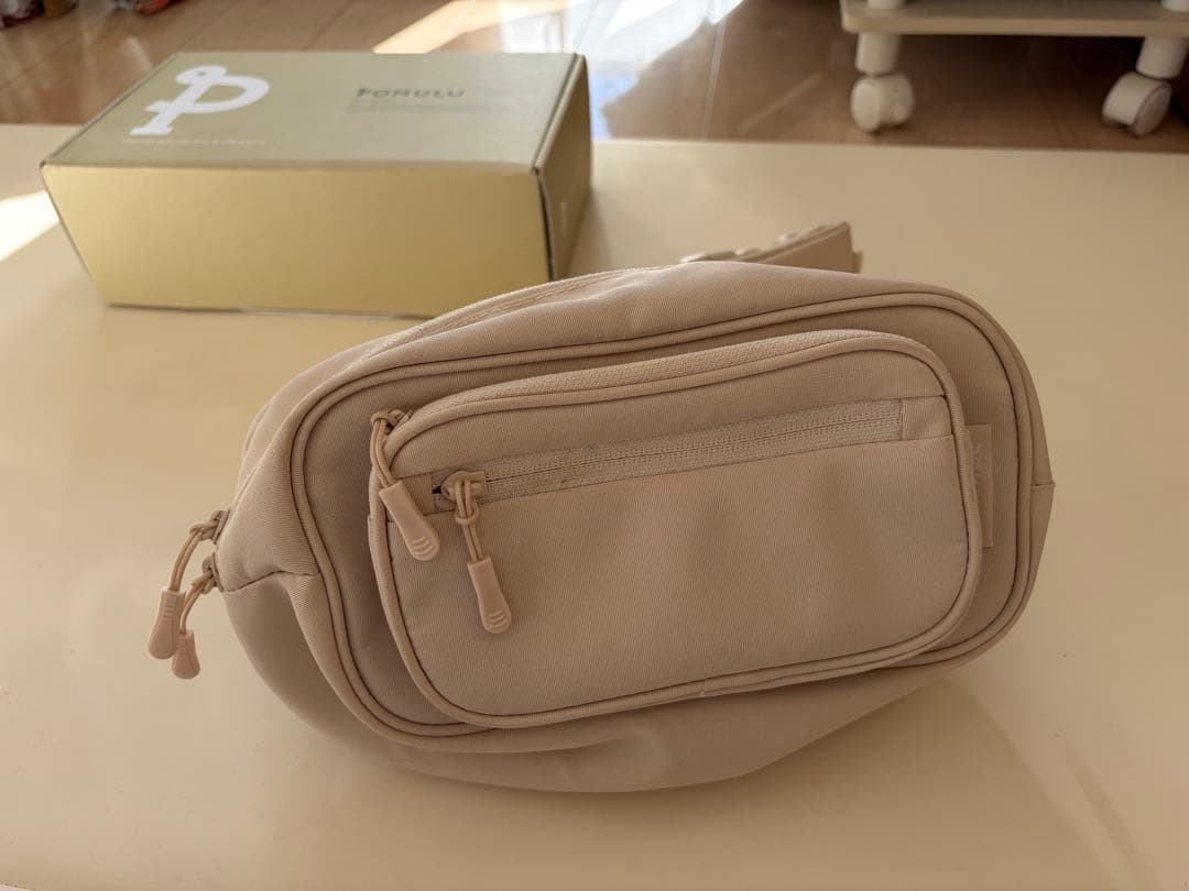 POMULU アイボリー　ヒップシート