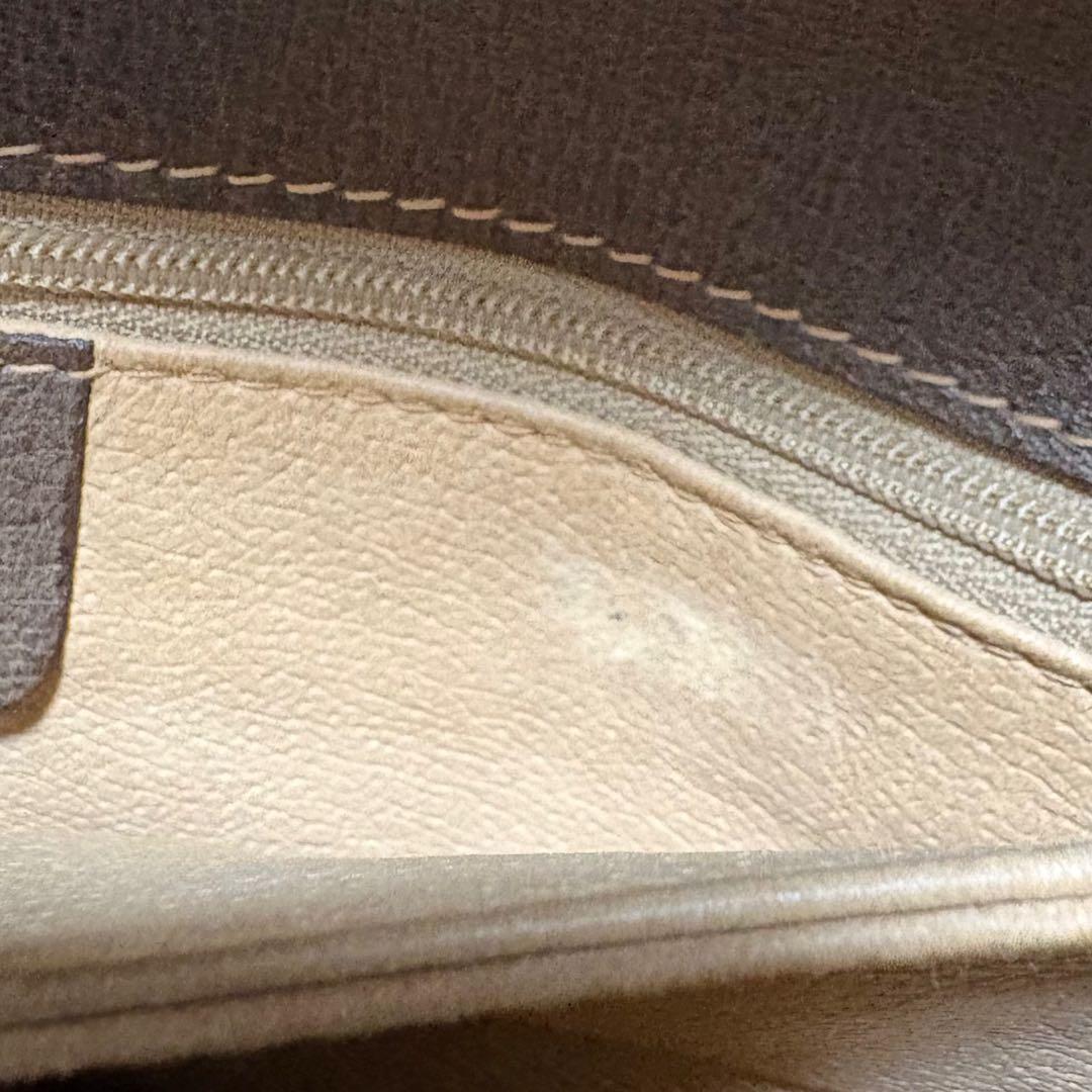 美品　GUCCI クラッチバッグ GG レザー ロゴ ベージュ ブラウン 金