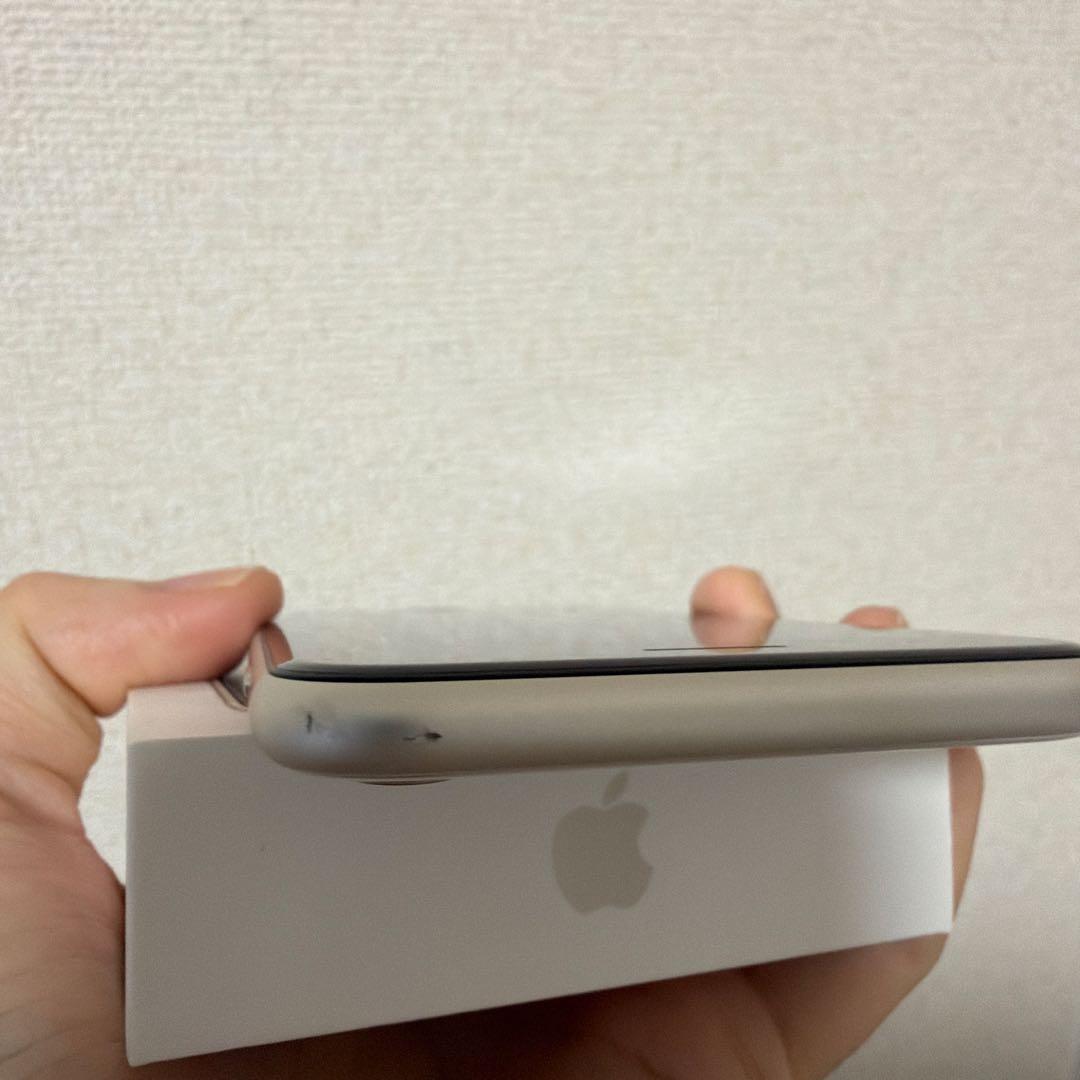 iPhone SE (第3世代) スターライト 128GB SIMフリー