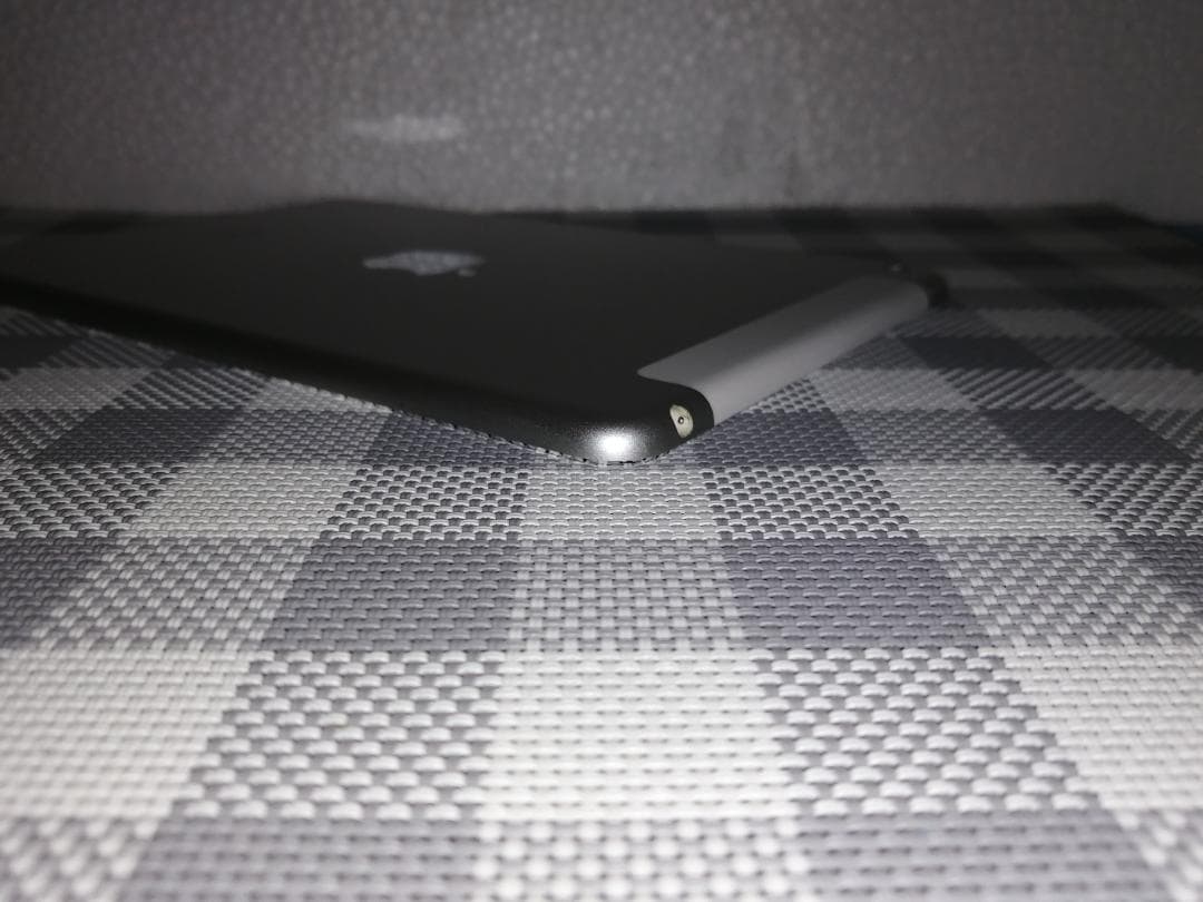 Apple au iPad mini4（第4世代） 128GB 【SIMフリー】