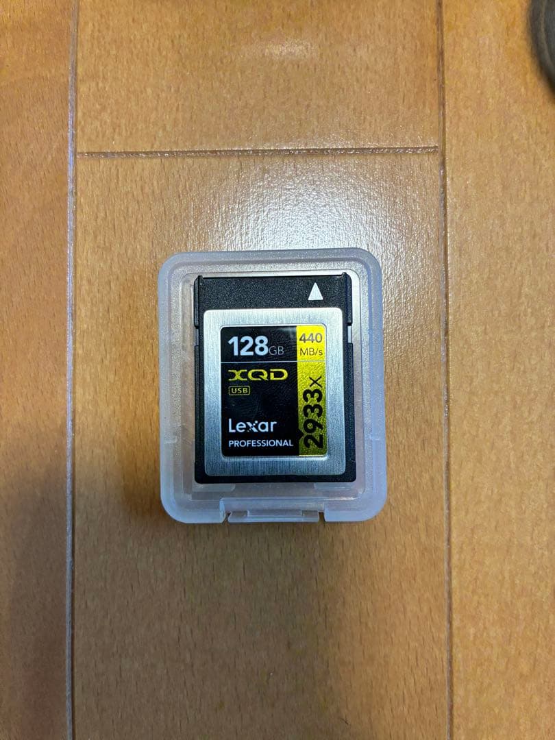 SONY XQD USBアダプターとLexar レキサー　128GB XQD