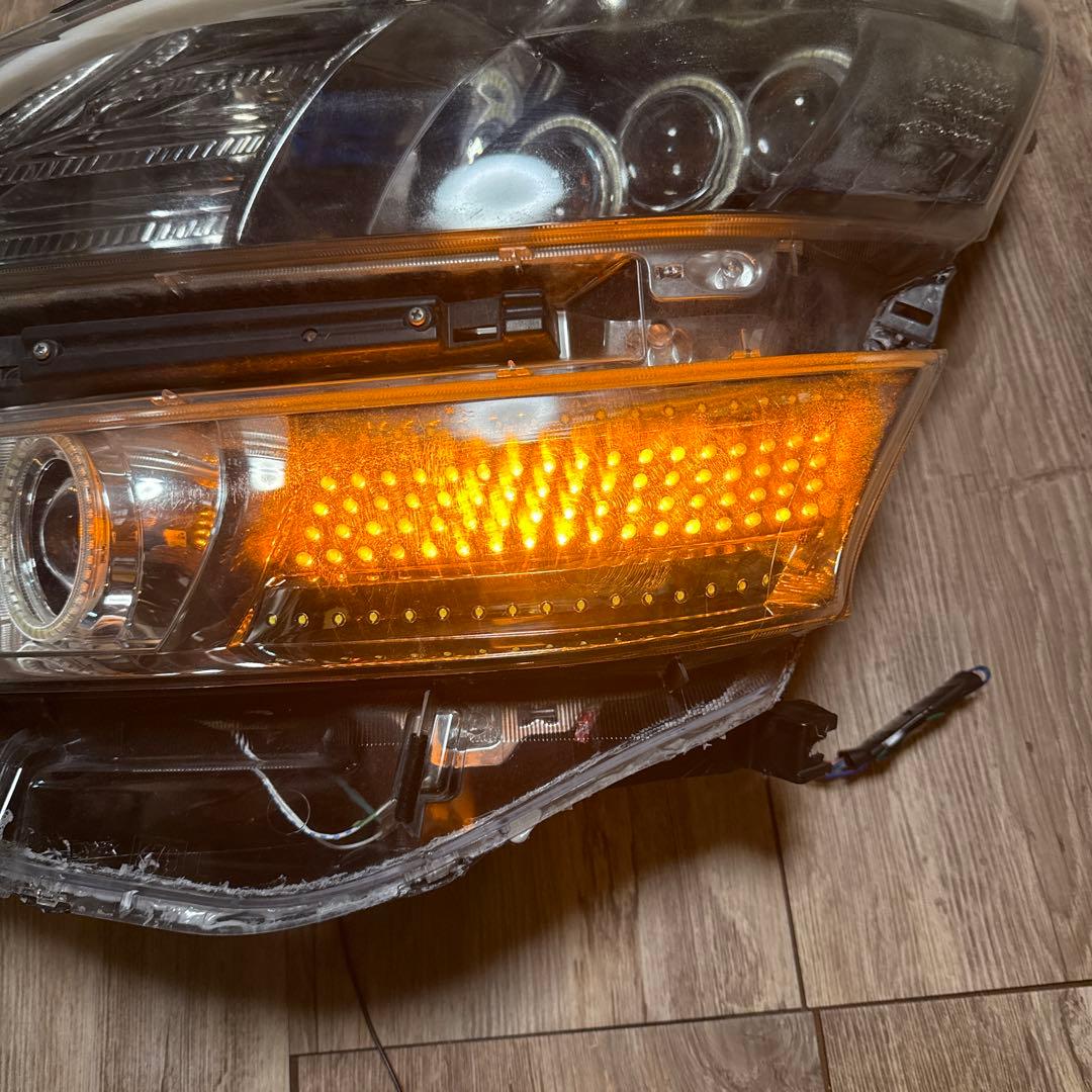 送料込み　20 ヴェルファイア ヘッドライト カスタム　助手席側