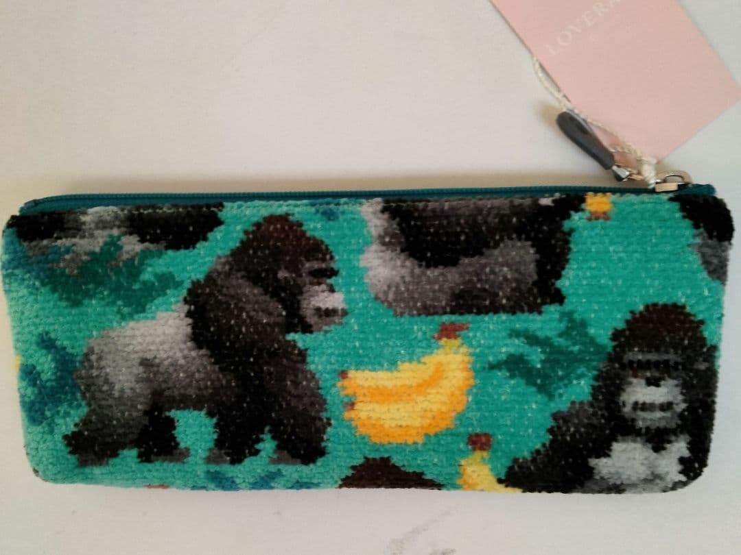 ☆MsI．kgですバーニーズコラボフェイラーハンカチ2枚+ペンケース