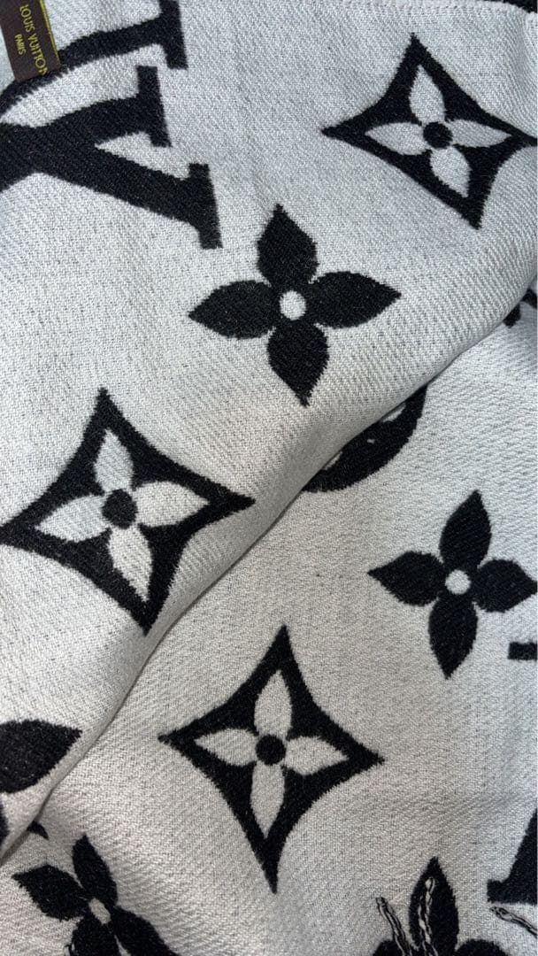 ルイヴィトン マフラー ノベルティー