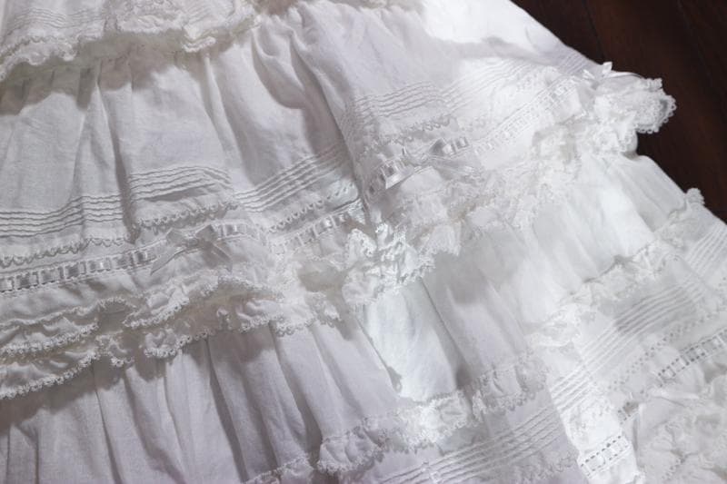 ピンクハウス♡綿ローンの段々フリル♡サテンリボンデザインのキャミソールワンピース