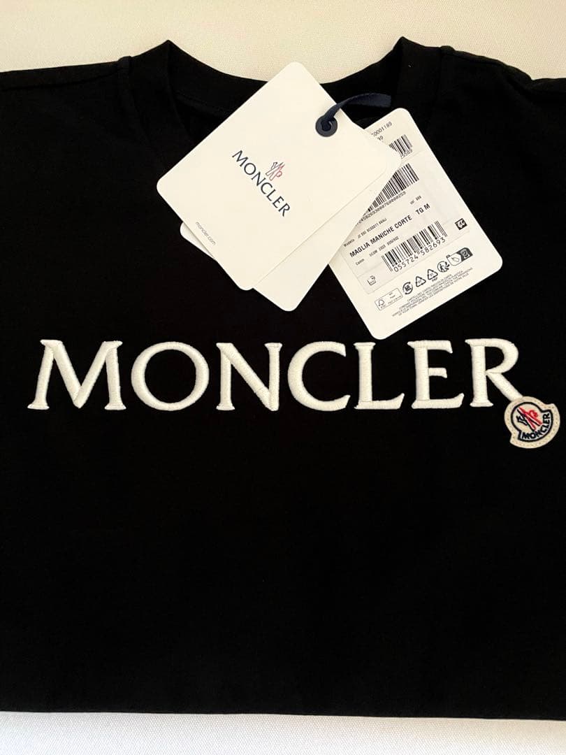 モンクレール　刺繍ロゴTシャツ　Ｍ　　新品未使用　　2024年製