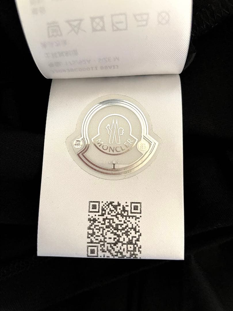 モンクレール　刺繍ロゴTシャツ　Ｍ　　新品未使用　　2024年製