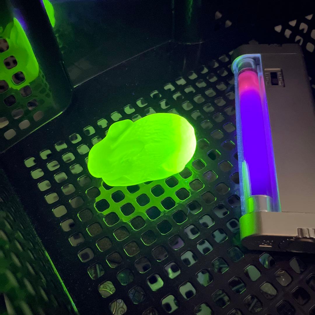 骨董　時代ガラス　磨りガラス　プレスガラス　兎　フィギュリン　文鎮　ウランガラス