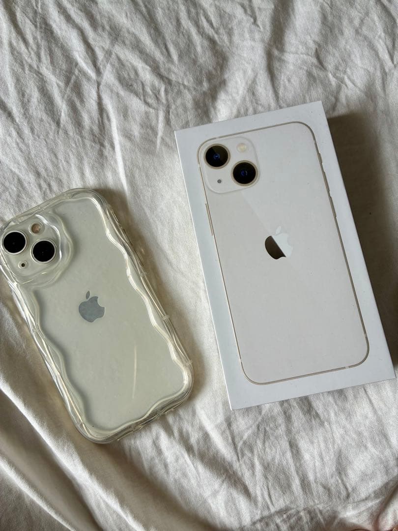 Apple iPhone 13mini 本体とケース,充電コード