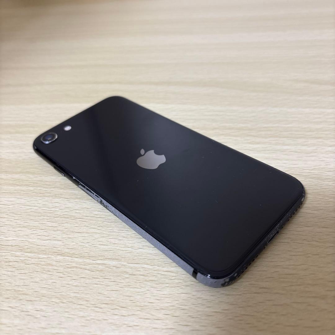 iPhone SE2 第二世代64g simロック解除済 ジャンク 側面打痕多数