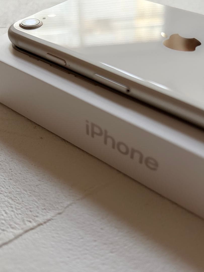 Apple iPhone SE 128GB ホームボタン故障　ジャンク品