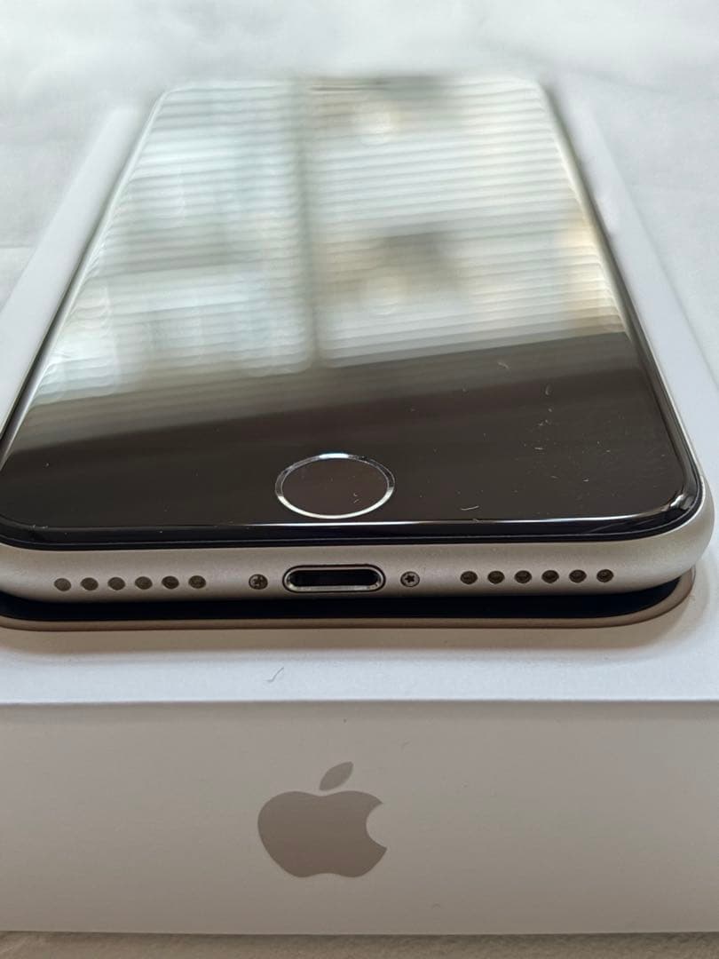 Apple iPhone SE 128GB ホームボタン故障　ジャンク品