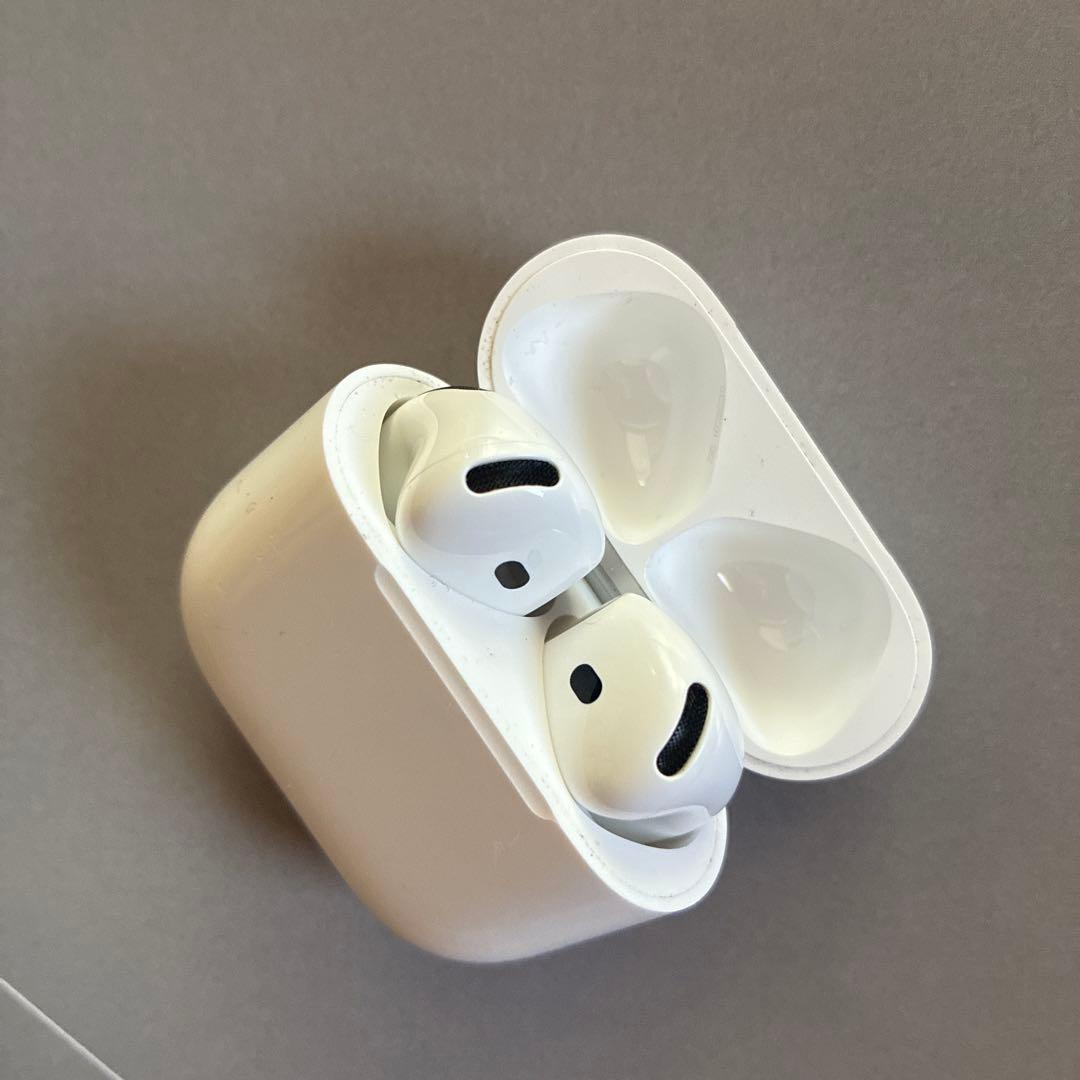 Airpods 4 エアーポッズ