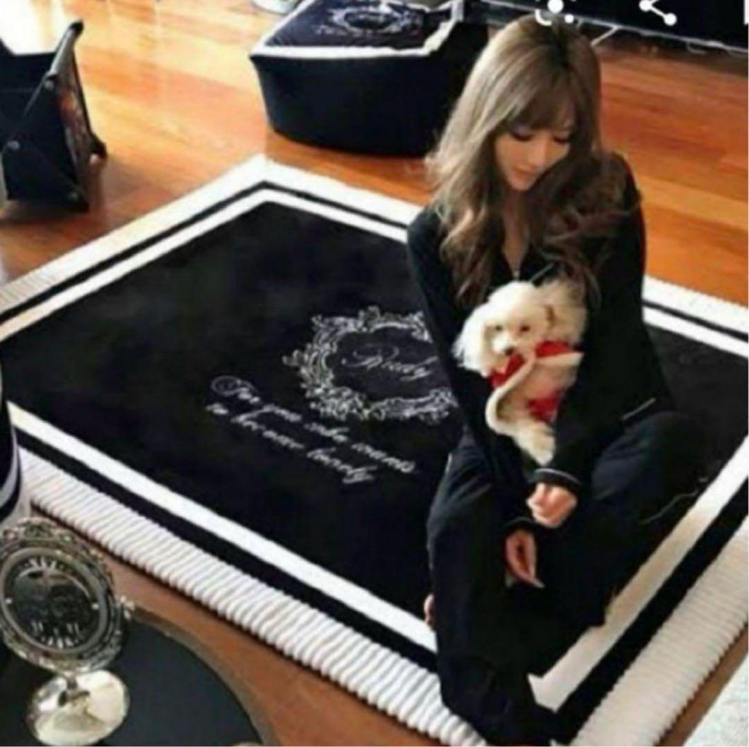 Rady ラグマットカーペット