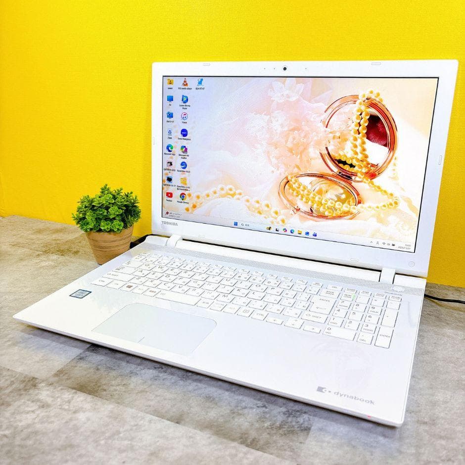 ｉ5✨新品SSDで快適✨Win11 ブルーレイ フルHD カメラ付き 薄型 白