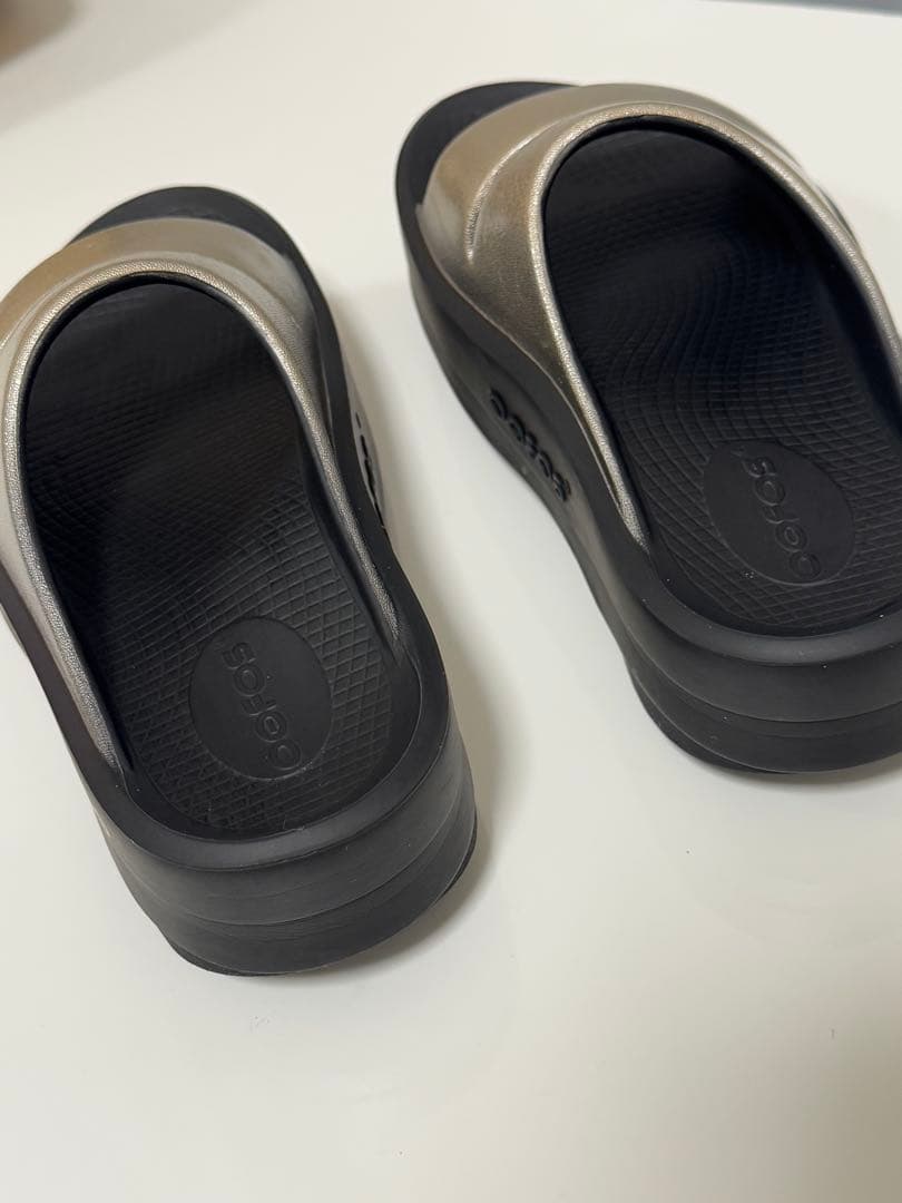 最終値下げ‼️ OOFOS ウーフォス OOMEGA OOAHH latte厚底