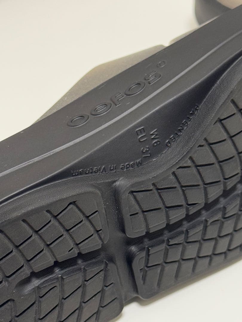 最終値下げ‼️ OOFOS ウーフォス OOMEGA OOAHH latte厚底