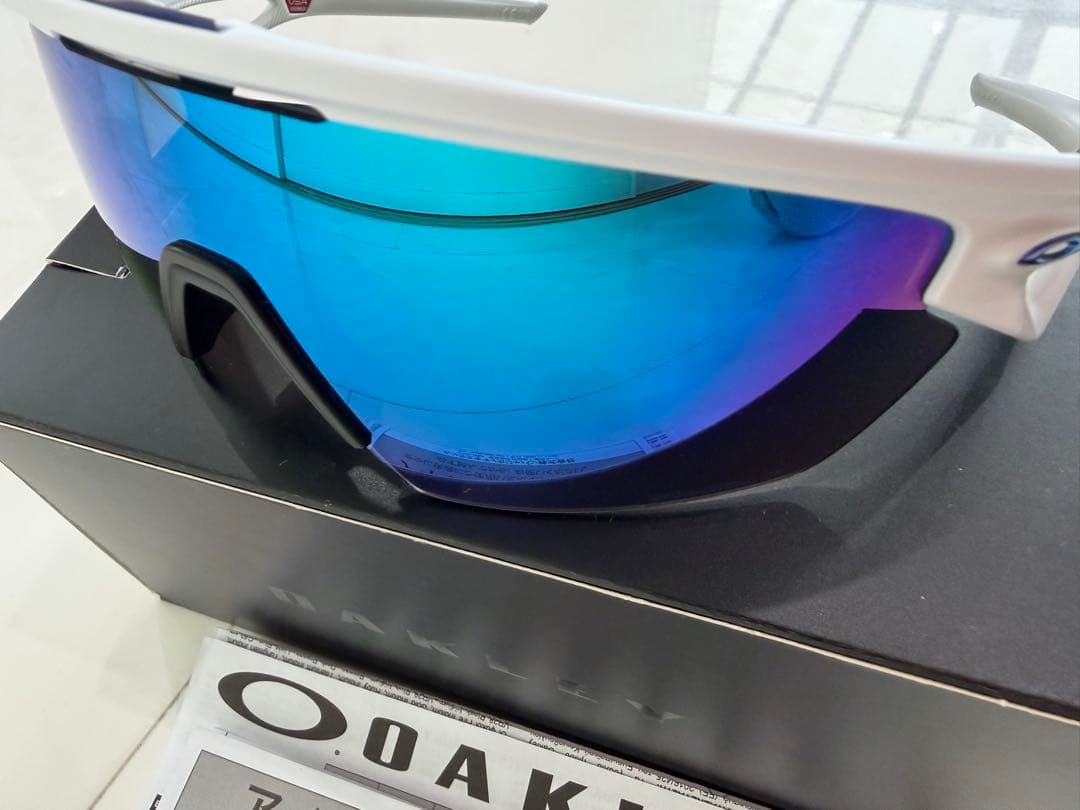 オークリーSPHAERA(スフィエラ)偏向レンズ プリズムサファイア940302