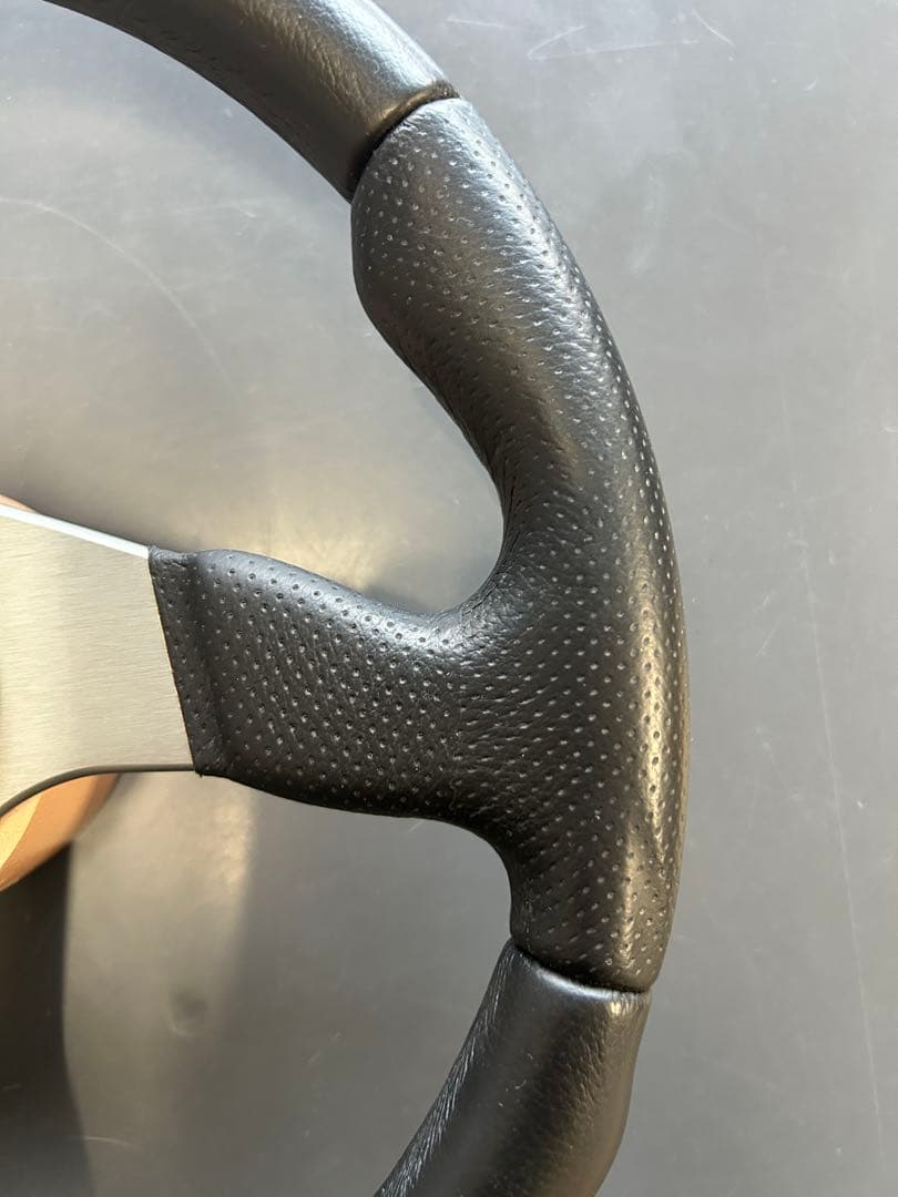 MOMO RACE ステアリング 美品　希少！35センチ