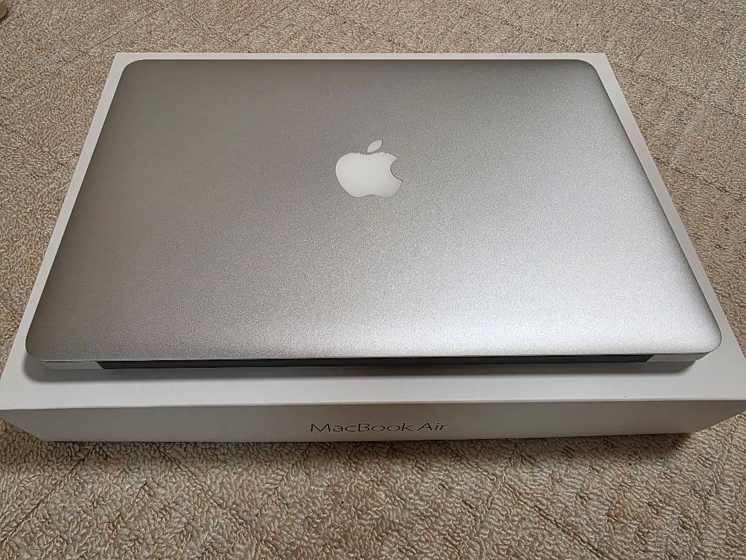 MacBookAir 13インチ Z0RH0000C　中古品