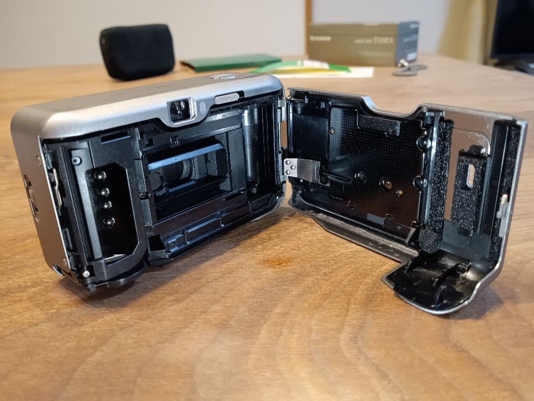 【新品電池付き】極美品 FUJIFILM CARDIA mini TIARA