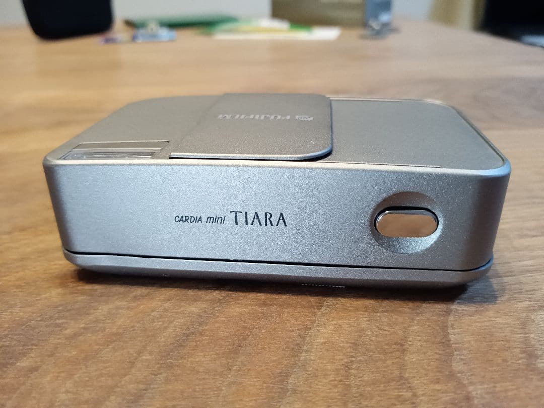 【新品電池付き】極美品 FUJIFILM CARDIA mini TIARA