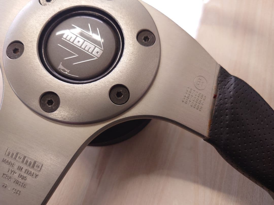 最終価格　【美品】momo　D35 ステアリング　race