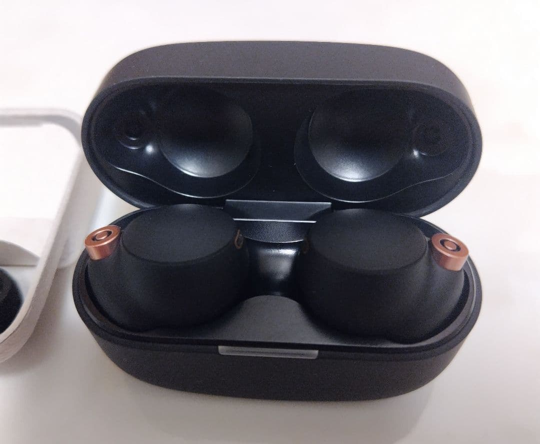 Sony WF-1000XM4　ソニー ワイヤレスイヤホン ブラック